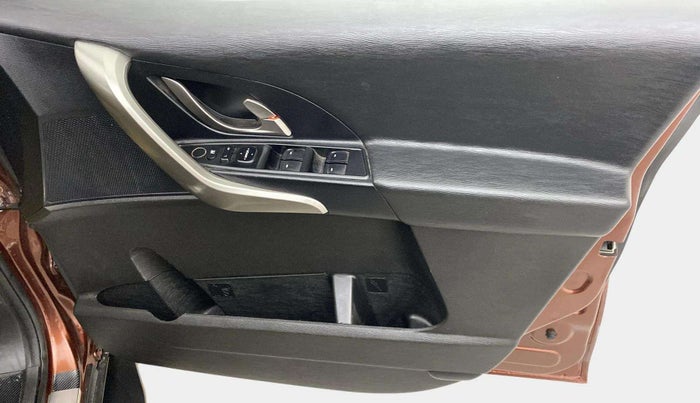 2020 Mahindra XUV500 W7, Diesel, Manual, 49,355 km, Driver Side Door Panels Control