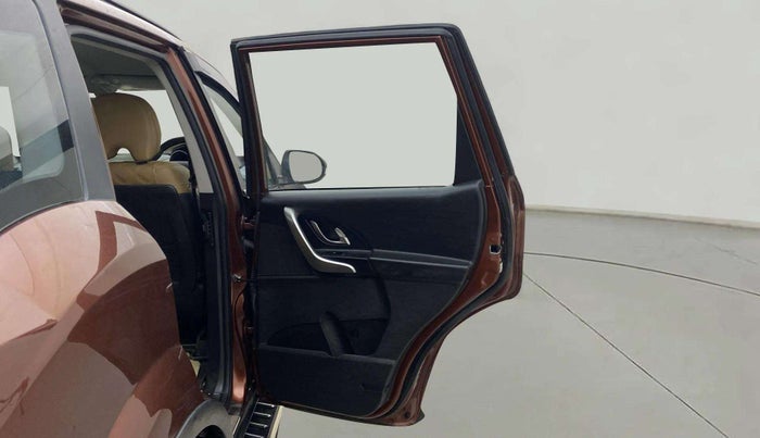 2020 Mahindra XUV500 W7, Diesel, Manual, 49,355 km, RHS Rear Door