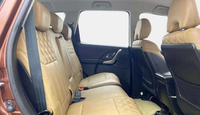 2020 Mahindra XUV500 W7, Diesel, Manual, 49,355 km, Right Side Rear Door Cabin
