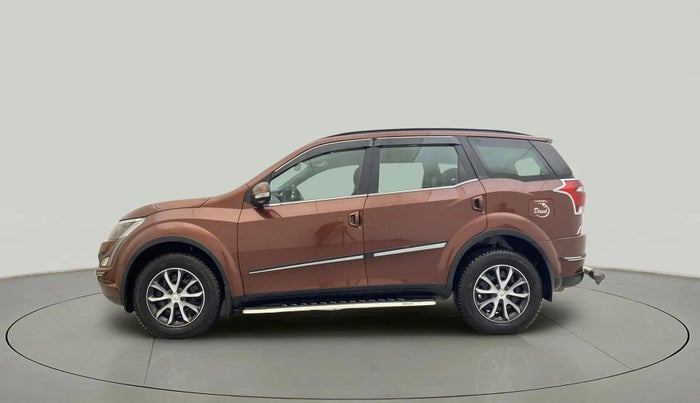 2020 Mahindra XUV500 W7, Diesel, Manual, 49,355 km, Left Side