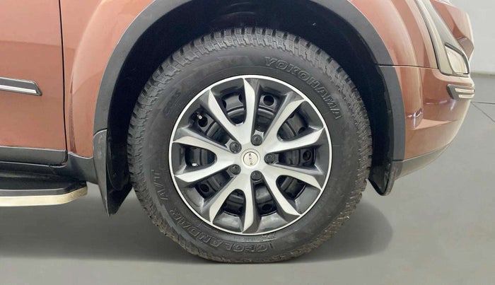 2020 Mahindra XUV500 W7, Diesel, Manual, 49,355 km, Right Front Wheel