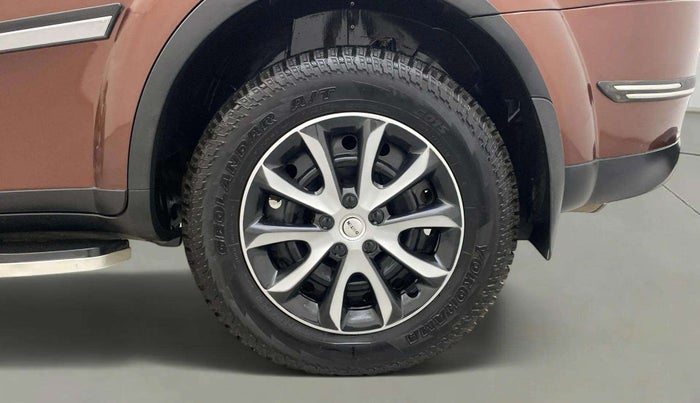 2020 Mahindra XUV500 W7, Diesel, Manual, 49,355 km, Left Rear Wheel