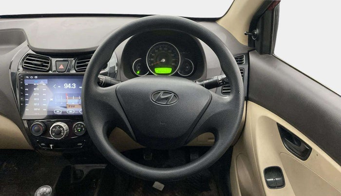 2014 Hyundai Eon MAGNA +, Petrol, Manual, 35,809 km, Steering Wheel Close Up