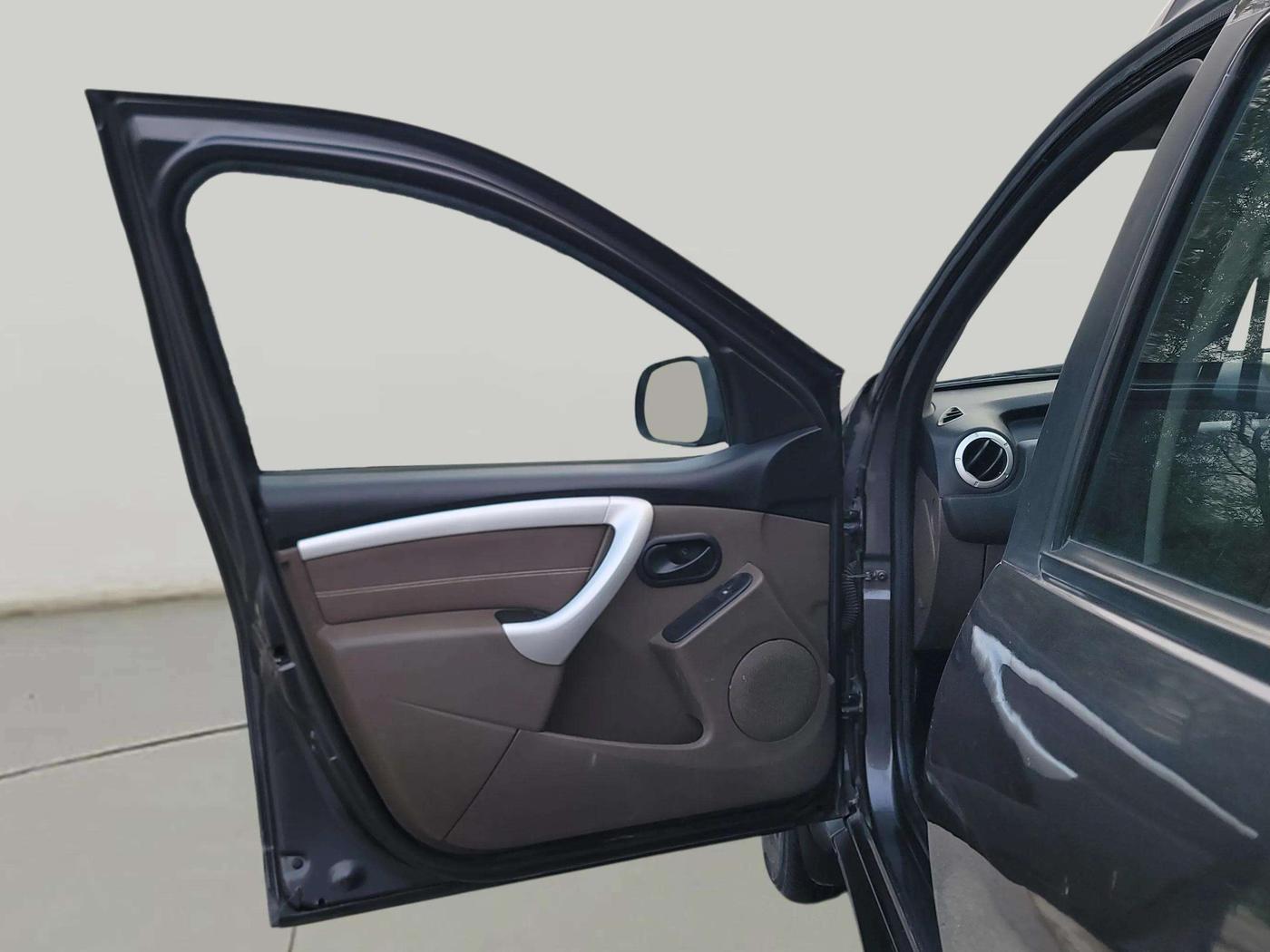 2019 Renault Duster 85 PS RXS MT DIESEL, Diesel, Manual, 75,511 km, LHS Front Door