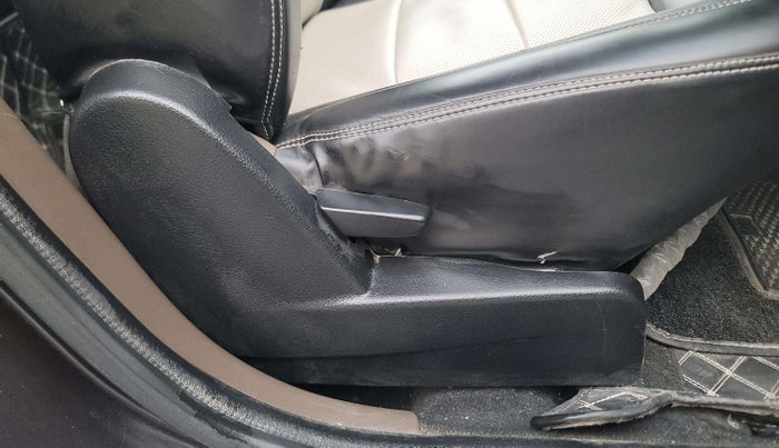 2019 Renault Duster 85 PS RXS MT DIESEL, Diesel, Manual, 75,528 km, Driver Side Adjustment Panel