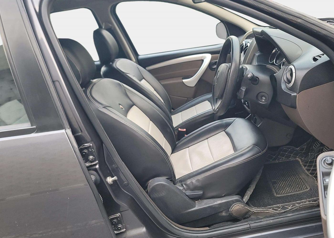 2019 Renault Duster 85 PS RXS MT DIESEL, Diesel, Manual, 75,511 km, Right Side Front Door Cabin