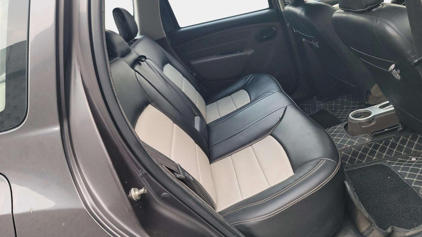 2019 Renault Duster 85 PS RXS MT DIESEL, Diesel, Manual, 75,511 km, Right Side Rear Door Cabin