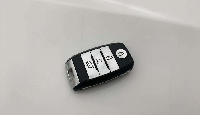 2023 KIA SELTOS HTX PLUS 1.5 IMT DIESEL, Diesel, Manual, 39,593 km, Key Close Up