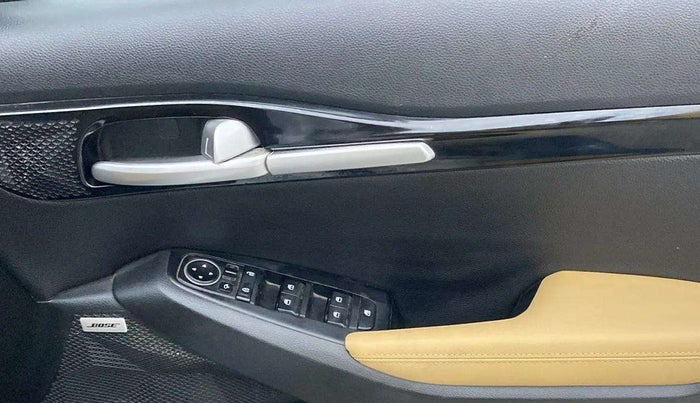 2023 KIA SELTOS HTX PLUS 1.5 IMT DIESEL, Diesel, Manual, 39,593 km, Driver Side Door Panels Control