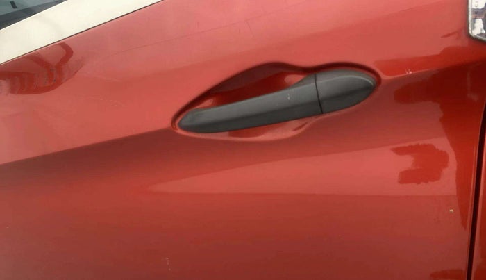 2019 Tata NEXON XM PETROL, Petrol, Manual, 25,368 km, Front passenger door - Minor scratches