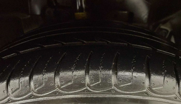 2018 Ford Ecosport TITANIUM 1.5L PETROL, Petrol, Manual, 68,971 km, Right Front Tyre Tread