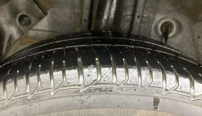 2019 Hyundai Elite i20 ASTA 1.2 (O), Petrol, Manual, 33,963 km, Right Rear Tyre Tread