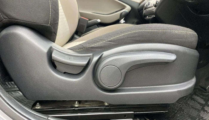 2019 Hyundai Elite i20 ASTA 1.2 (O), Petrol, Manual, 33,963 km, Driver Side Adjustment Panel