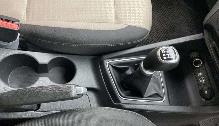 2019 Hyundai Elite i20 ASTA 1.2 (O), Petrol, Manual, 33,963 km, Gear Lever
