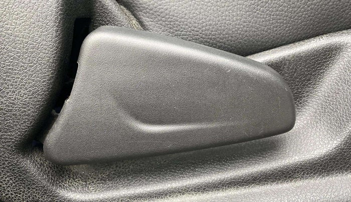 2021 Renault Kwid NEOTECH RXL 0.8, Petrol, Manual, 27,228 km, Driver Side Adjustment Panel