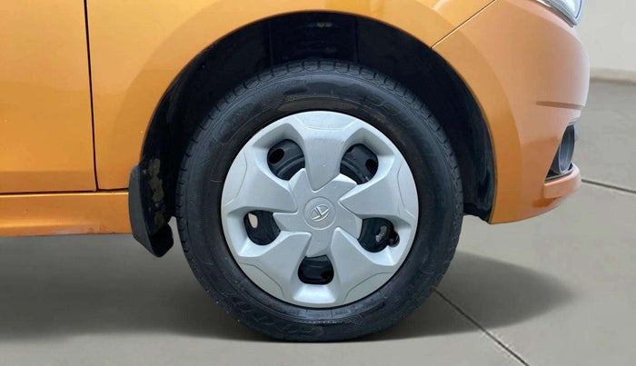 2017 Tata Tiago XT PETROL, Petrol, Manual, 33,862 km, Right Front Wheel