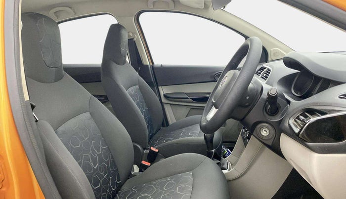 2017 Tata Tiago XT PETROL, Petrol, Manual, 33,862 km, Right Side Front Door Cabin