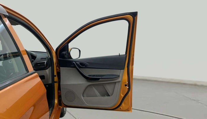 2017 Tata Tiago XT PETROL, Petrol, Manual, 33,862 km, RHS Front Door