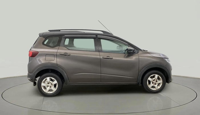 2022 Renault TRIBER RXT LIMITED EDITION, Petrol, Manual, 25,230 km, Right Side View
