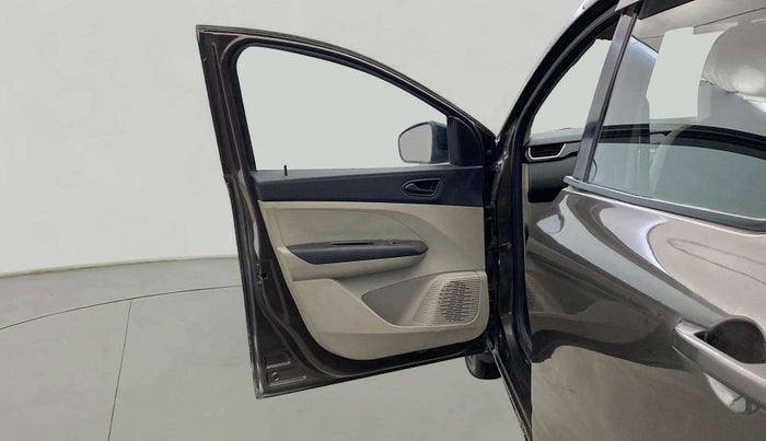 2022 Renault TRIBER RXT LIMITED EDITION, Petrol, Manual, 25,230 km, LHS Front Door