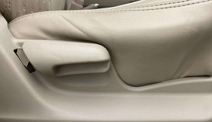 2017 Maruti Ertiga VDI SHVS, Diesel, Manual, 1,10,090 km, Driver Side Adjustment Panel