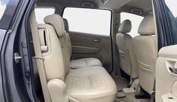 2017 Maruti Ertiga VDI SHVS, Diesel, Manual, 1,10,090 km, Right Side Rear Door Cabin