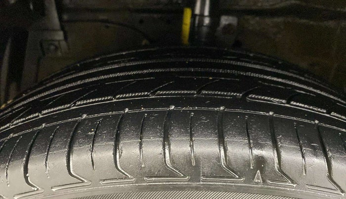 2017 Maruti Ertiga VDI SHVS, Diesel, Manual, 1,10,090 km, Left Front Tyre Tread
