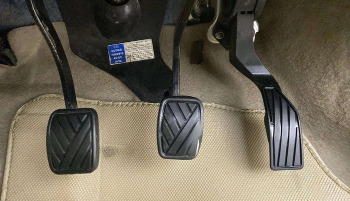 2017 Maruti Ertiga VDI SHVS, Diesel, Manual, 1,10,090 km, Pedals