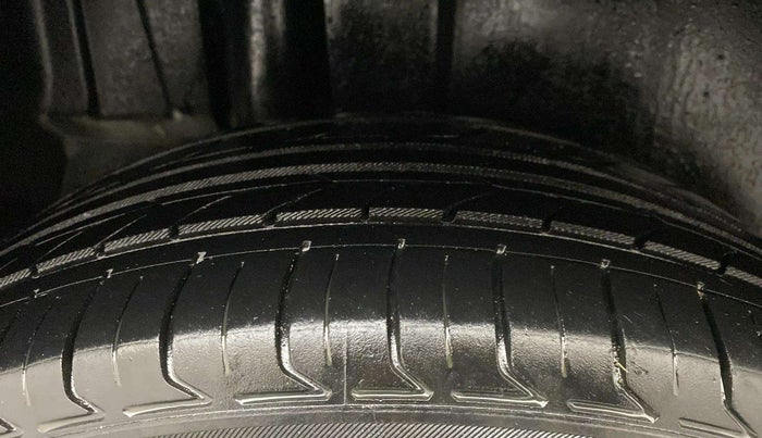 2017 Maruti Ertiga VDI SHVS, Diesel, Manual, 1,10,090 km, Right Rear Wheel