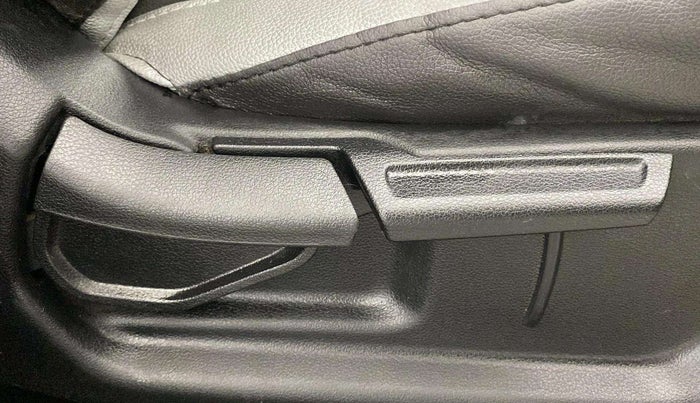 2019 Hyundai VENUE SX PLUS 1.0 TURBO DCT, Petrol, Automatic, 74,914 km, Driver Side Adjustment Panel