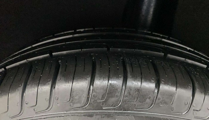 2019 Toyota Glanza V, Petrol, Manual, 35,371 km, Left Rear Tyre Tread