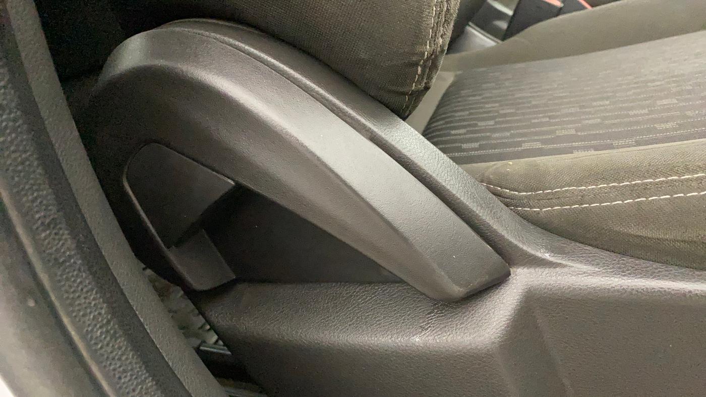 2015 Ford New Figo TREND 1.2 PETROL, Petrol, Manual, 91,693 km, Driver Side Adjustment Panel