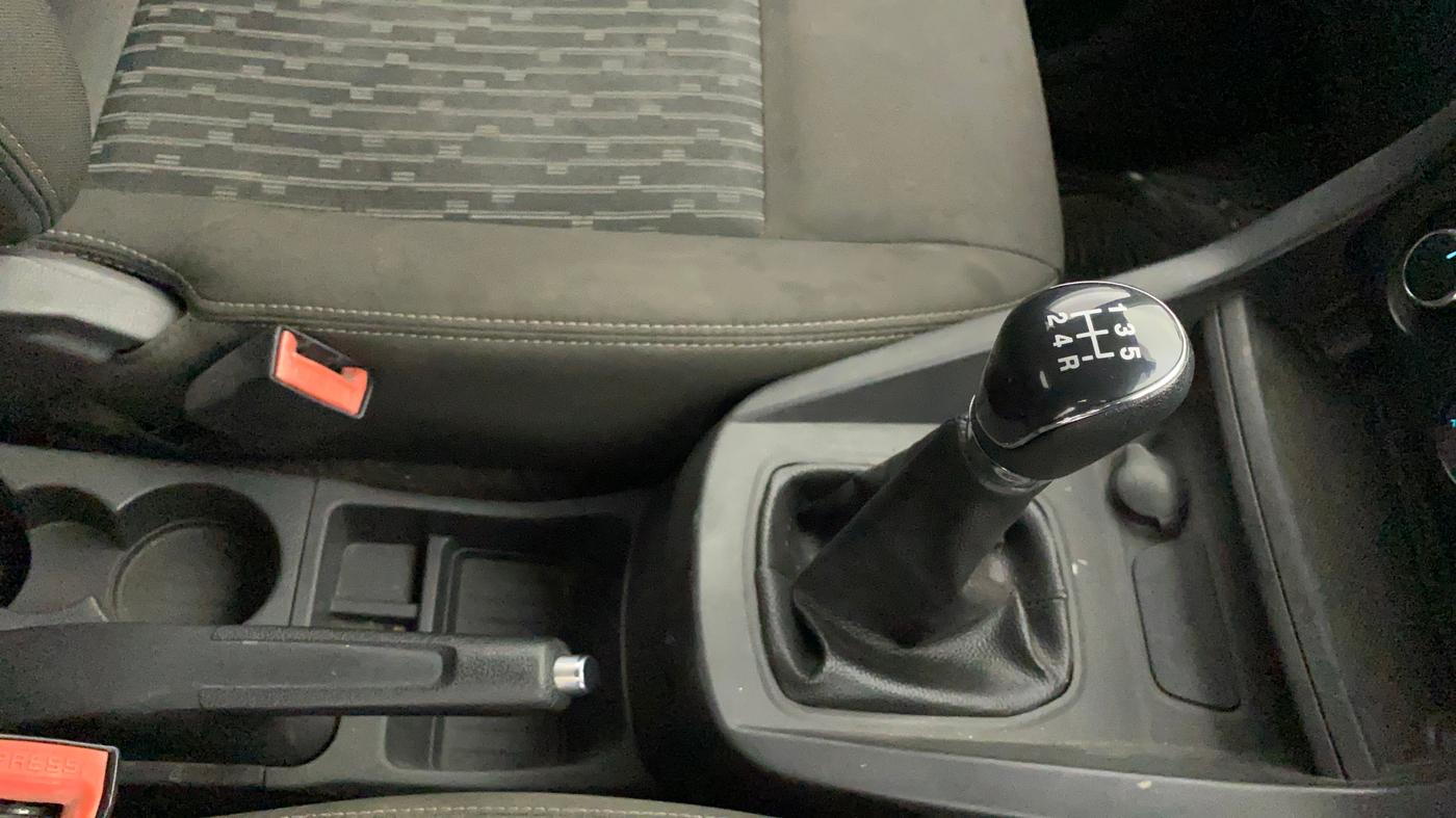 2015 Ford New Figo TREND 1.2 PETROL, Petrol, Manual, 91,693 km, Gear Lever