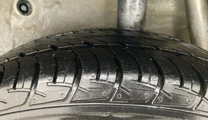 2016 Maruti Celerio VXI AMT, Petrol, Automatic, 20,344 km, Left Rear Tyre Tread