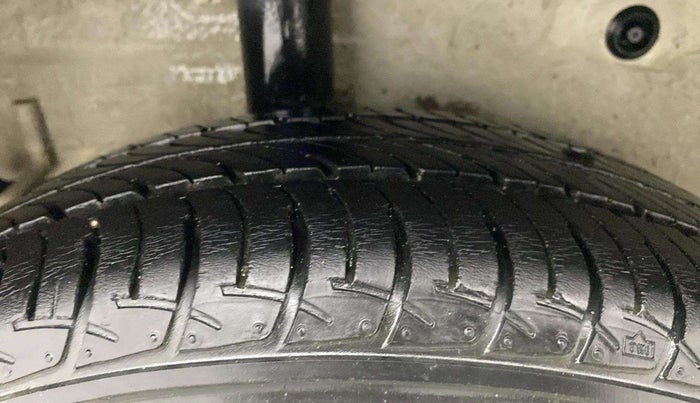 2016 Maruti Celerio VXI AMT, Petrol, Automatic, 20,344 km, Right Rear Tyre Tread