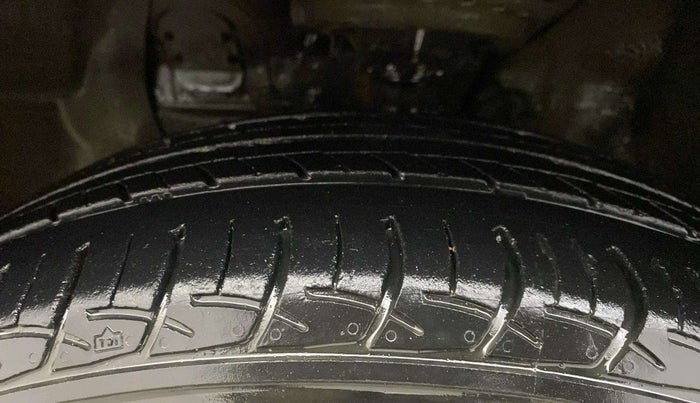 2018 Hyundai Elite i20 ASTA 1.2, Petrol, Manual, 18,980 km, Left Front Tyre Tread