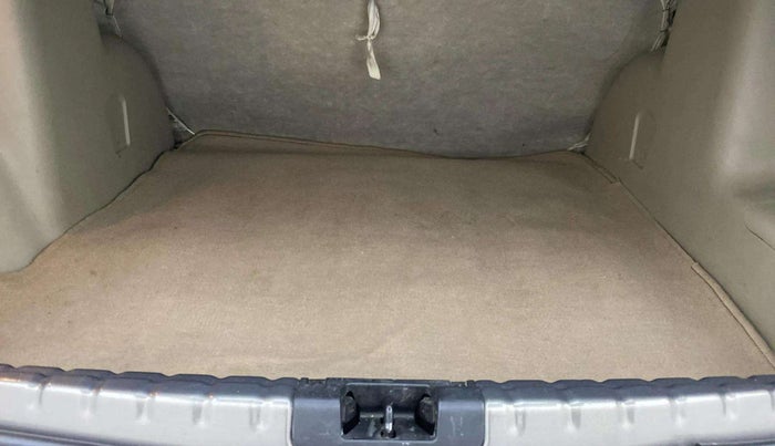 2014 Nissan Terrano XV D THP PREMIUM 110 PS, Diesel, Manual, 30,029 km, Boot Inside