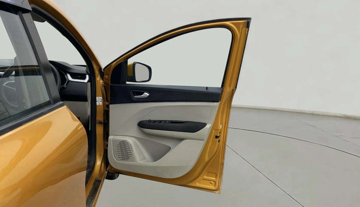 2020 Renault TRIBER RXZ AMT, Petrol, Automatic, 21,129 km, RHS Front Door