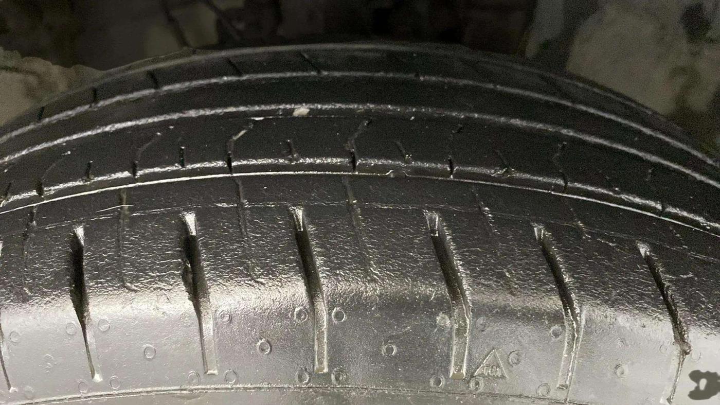 2019 Hyundai VENUE S 1.0 TURBO DCT, Petrol, Automatic, 123 km, Right Front Tyre Tread