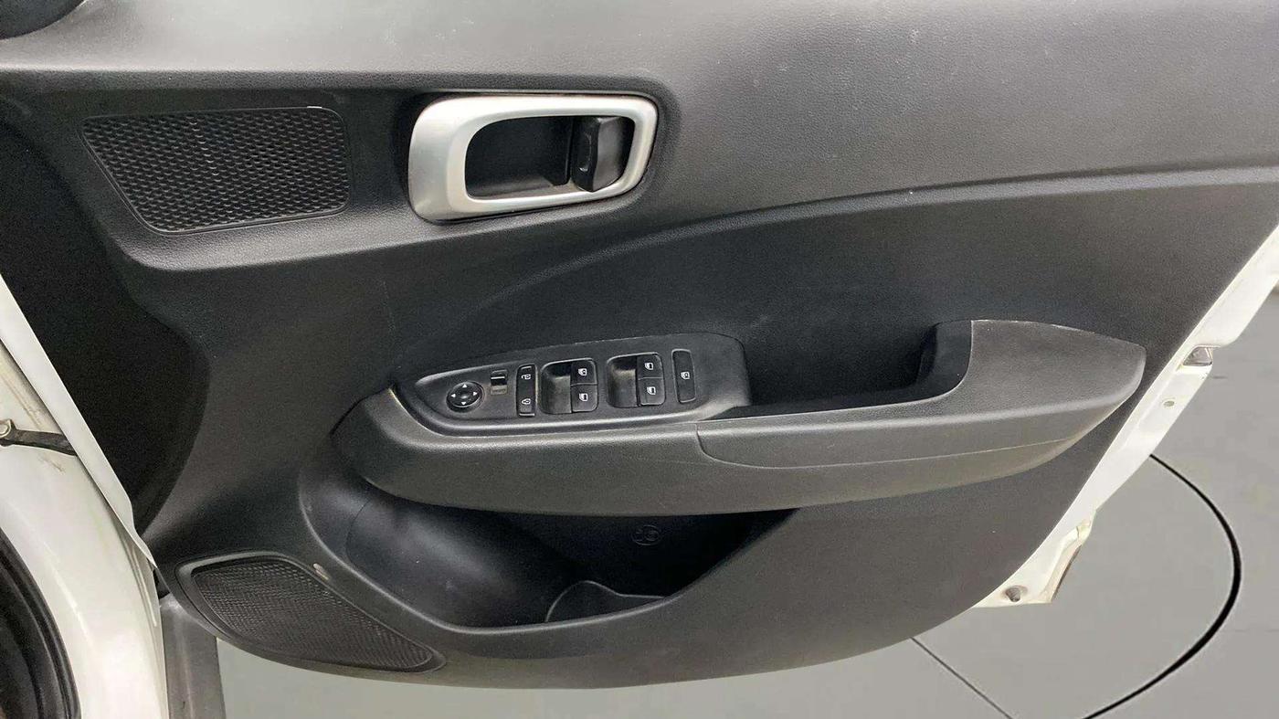 2019 Hyundai VENUE S 1.0 TURBO DCT, Petrol, Automatic, 123 km, Driver Side Door Panels Control
