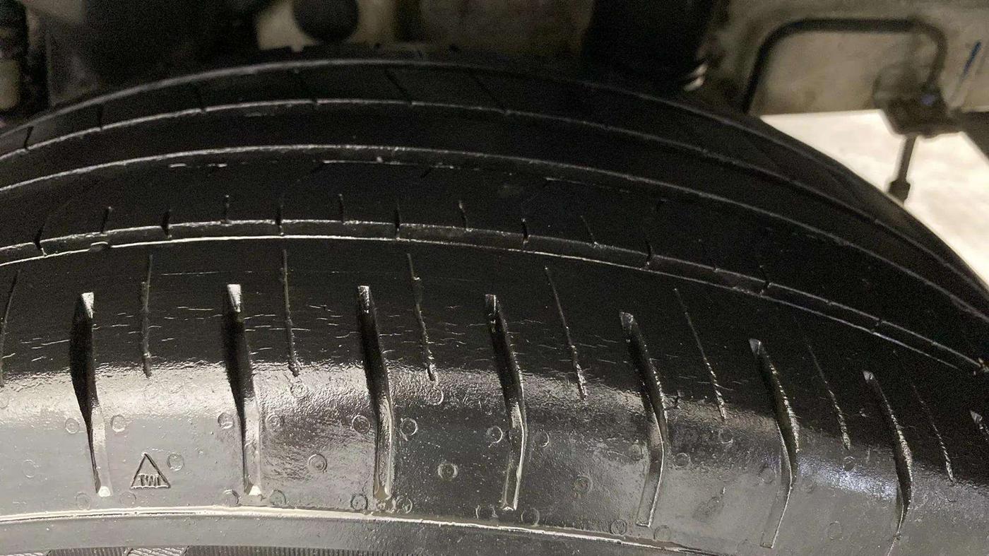 2019 Hyundai VENUE S 1.0 TURBO DCT, Petrol, Automatic, 123 km, Left Rear Tyre Tread