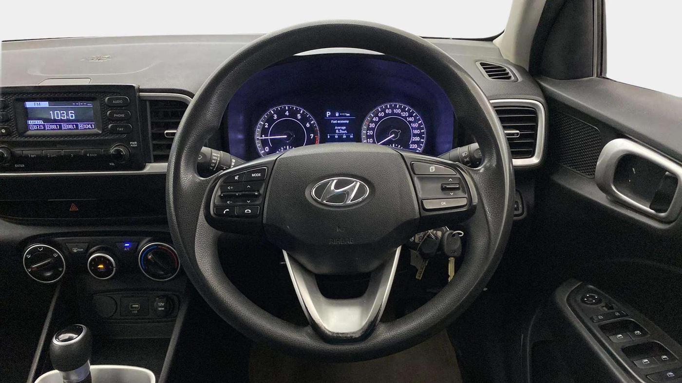 2019 Hyundai VENUE S 1.0 TURBO DCT, Petrol, Automatic, 123 km, Steering Wheel Close Up