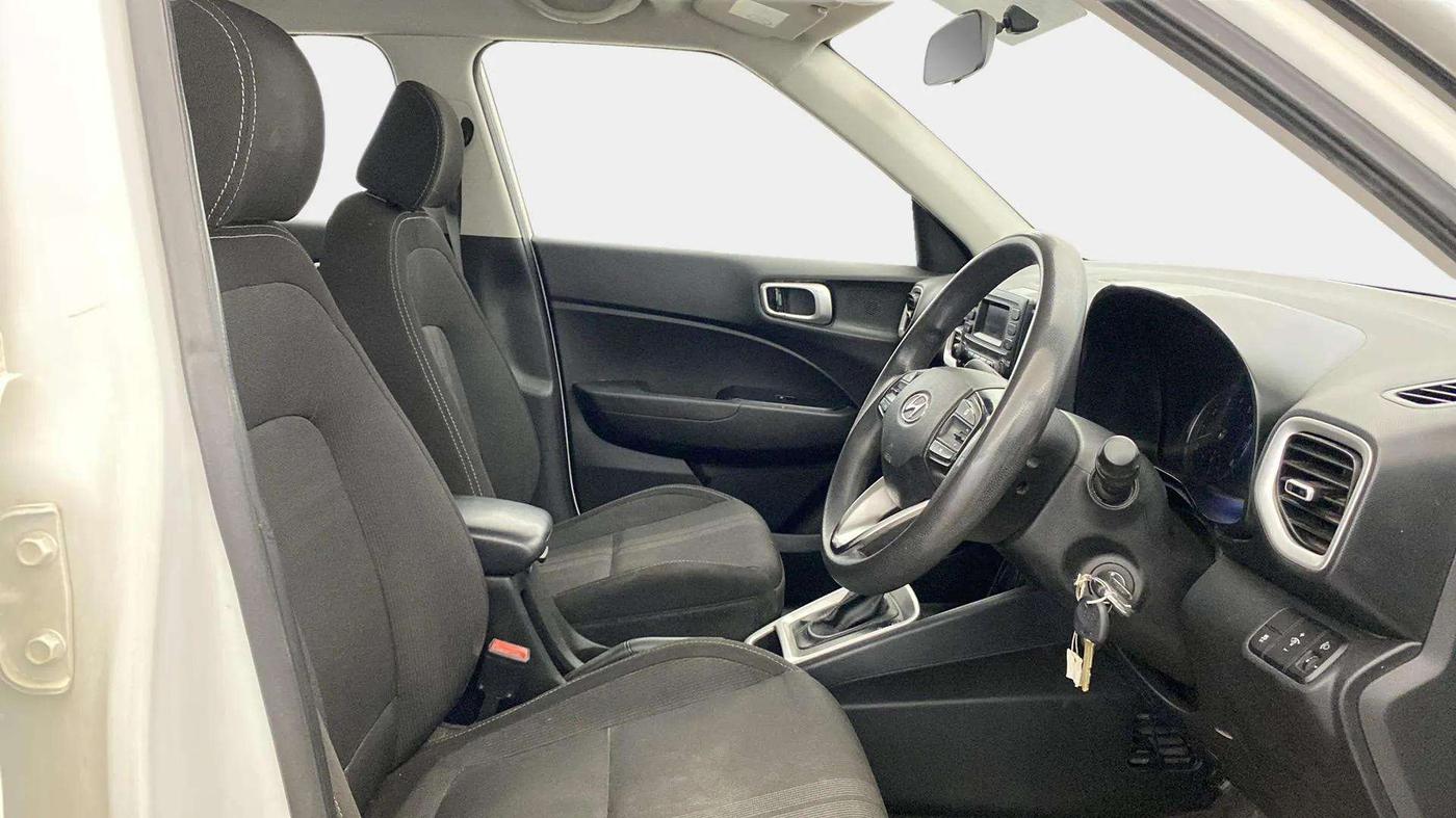 2019 Hyundai VENUE S 1.0 TURBO DCT, Petrol, Automatic, 123 km, Right Side Front Door Cabin