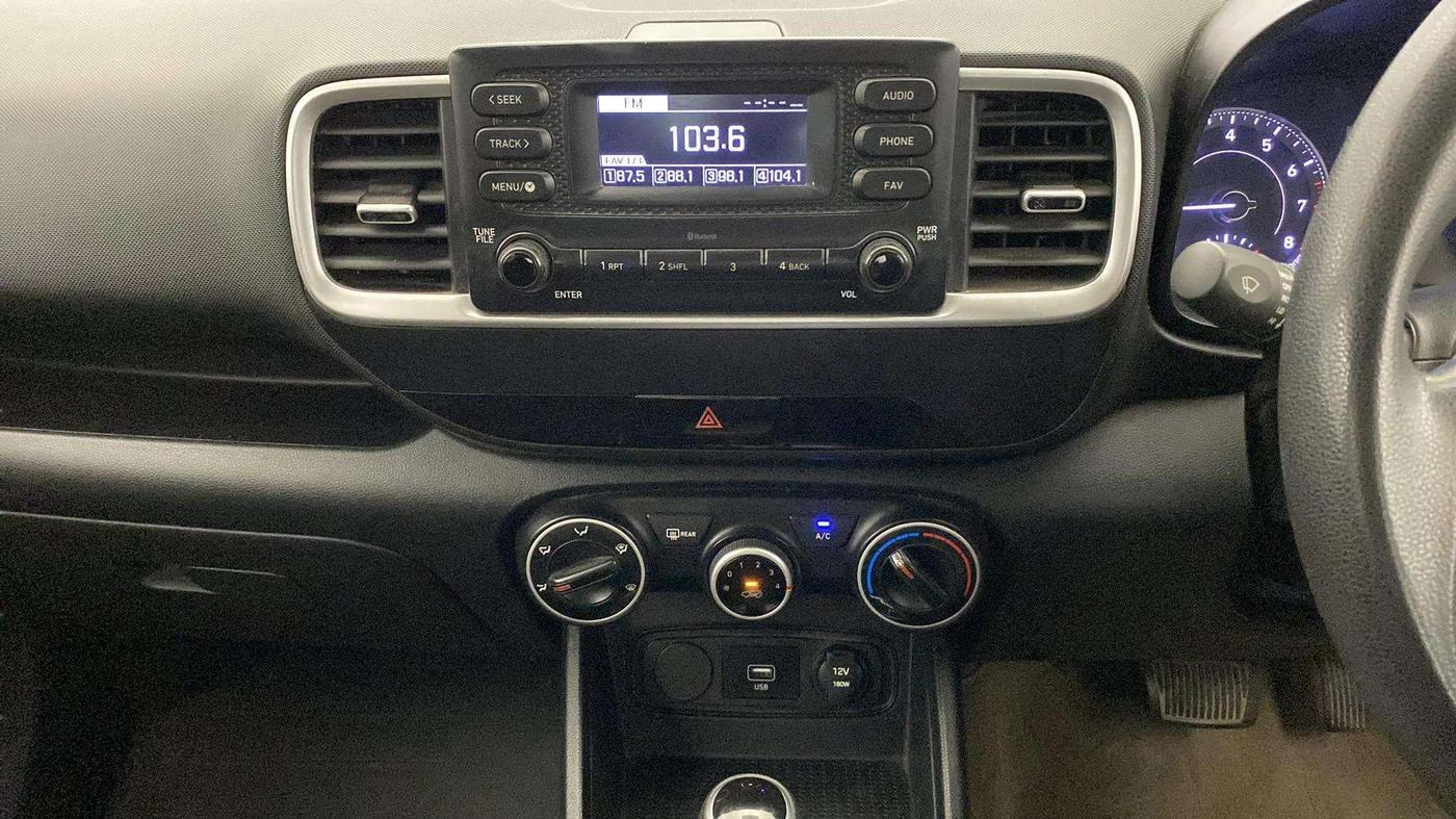 2019 Hyundai VENUE S 1.0 TURBO DCT, Petrol, Automatic, 123 km, Air Conditioner