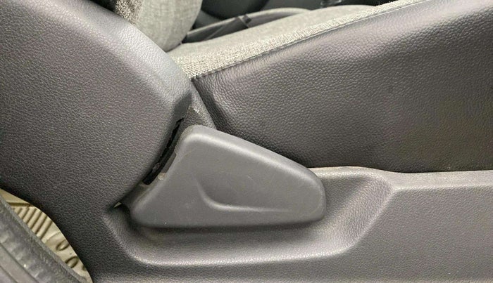 2016 Renault Kwid RXT 0.8, Petrol, Manual, 28,706 km, Driver Side Adjustment Panel