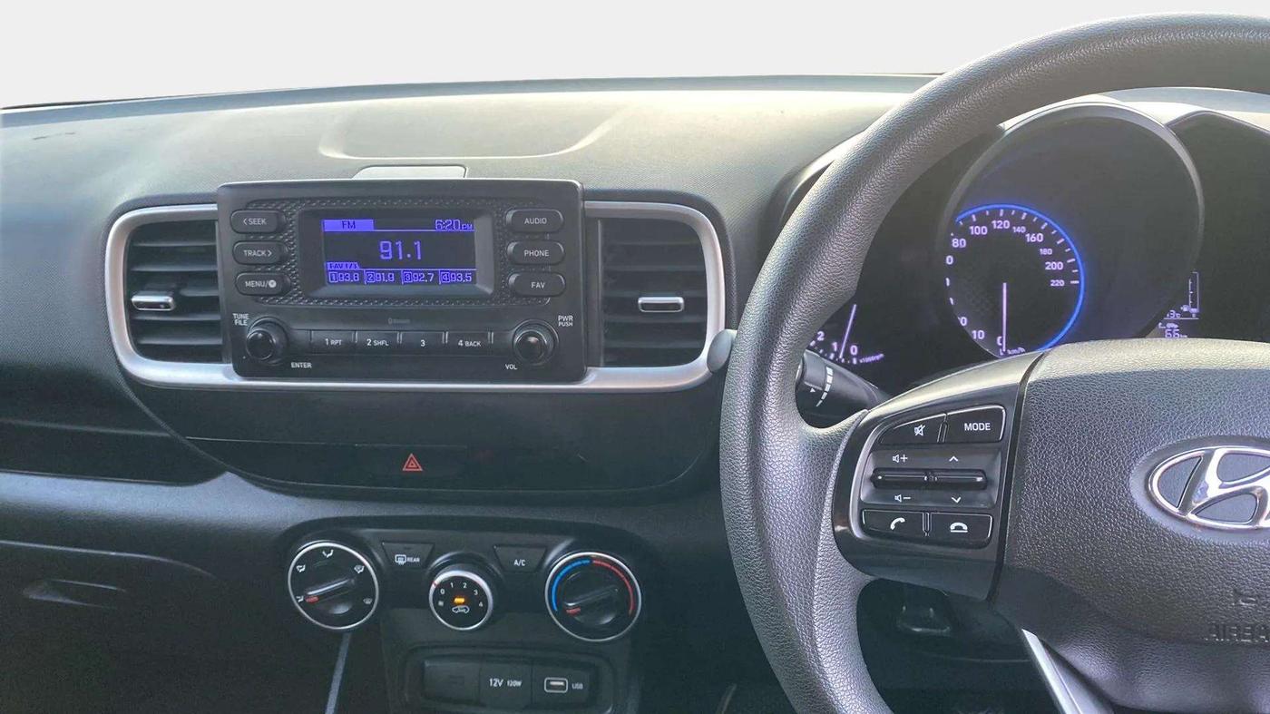 2021 Hyundai VENUE S 1.2, Petrol, Manual, 29,446 km, Air Conditioner