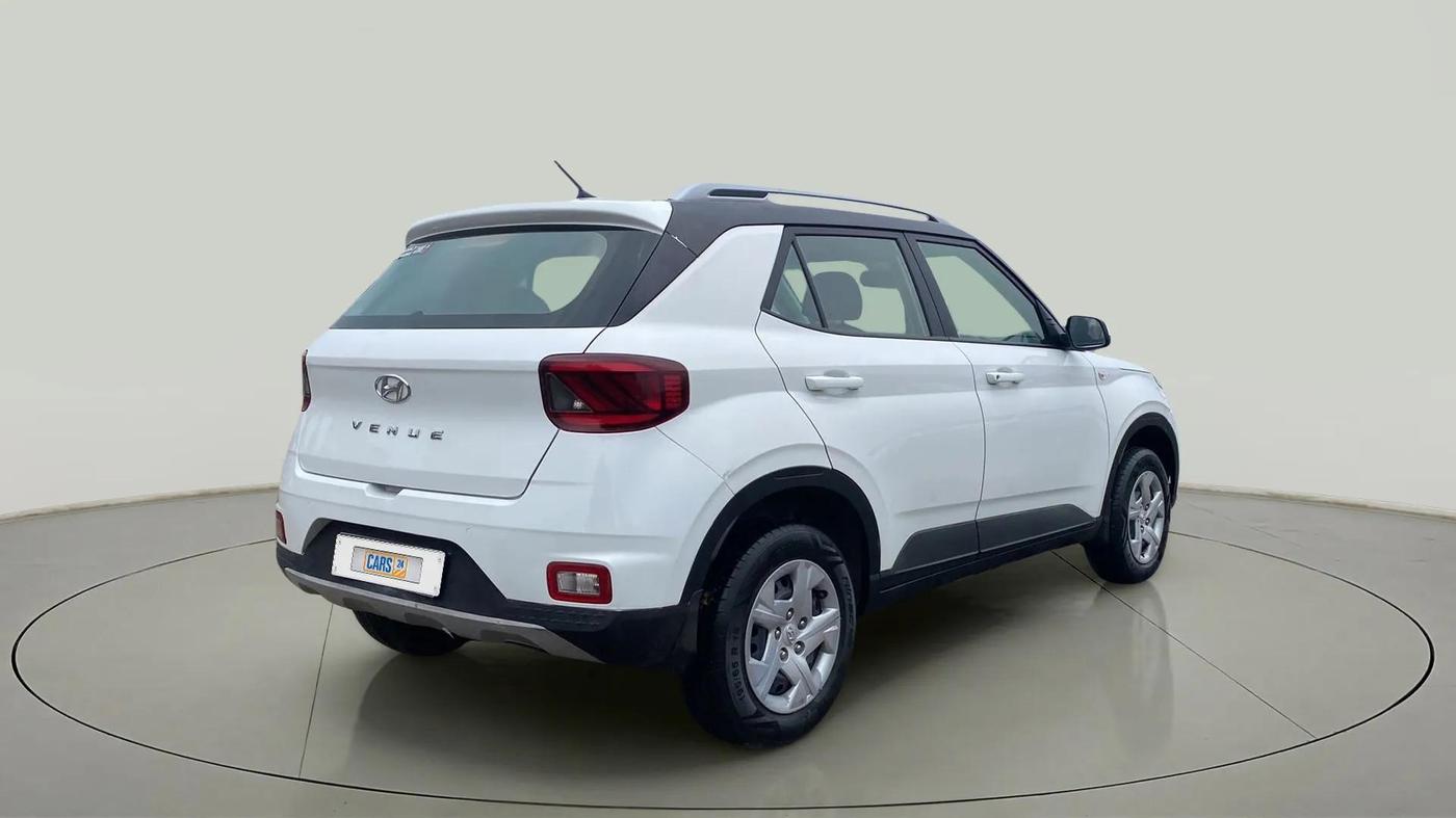 2021 Hyundai VENUE S 1.2, Petrol, Manual, 29,446 km, Right Back Diagonal