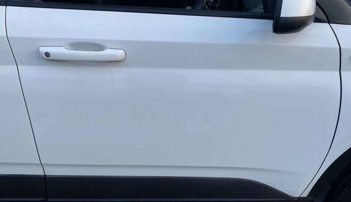 2021 Hyundai VENUE S 1.2, Petrol, Manual, 29,381 km, Driver-side door - Slightly dented