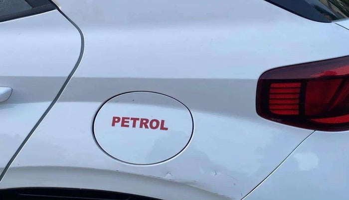 2021 Hyundai VENUE S 1.2, Petrol, Manual, 29,381 km, Left quarter panel - Slightly dented