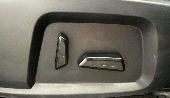 2020 Tata Harrier XZ PLUS 2.0L DARK EDITION, Diesel, Manual, 60,716 km, Driver Side Adjustment Panel
